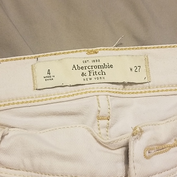 White cut off shorts - Picture 2 of 4